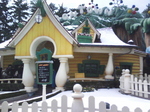 雪のミッキーハウス